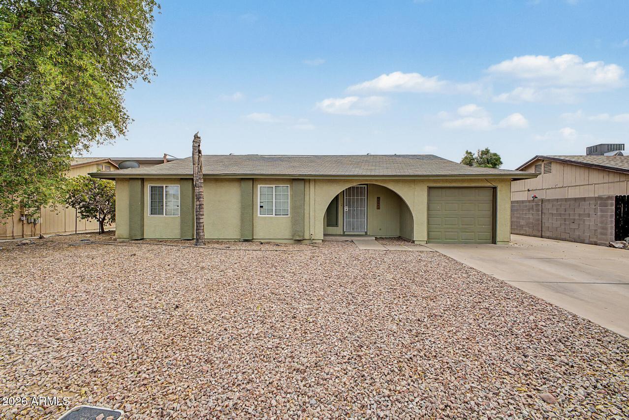 8925 W Meadowbrook Ave., Phoenix, AZ 85037
