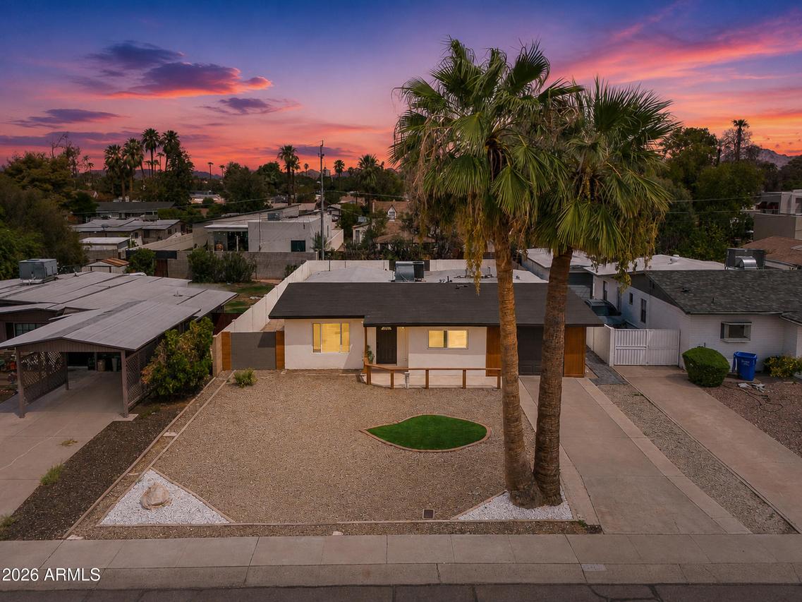 2232 E Mitchell Dr., Phoenix, AZ 85016