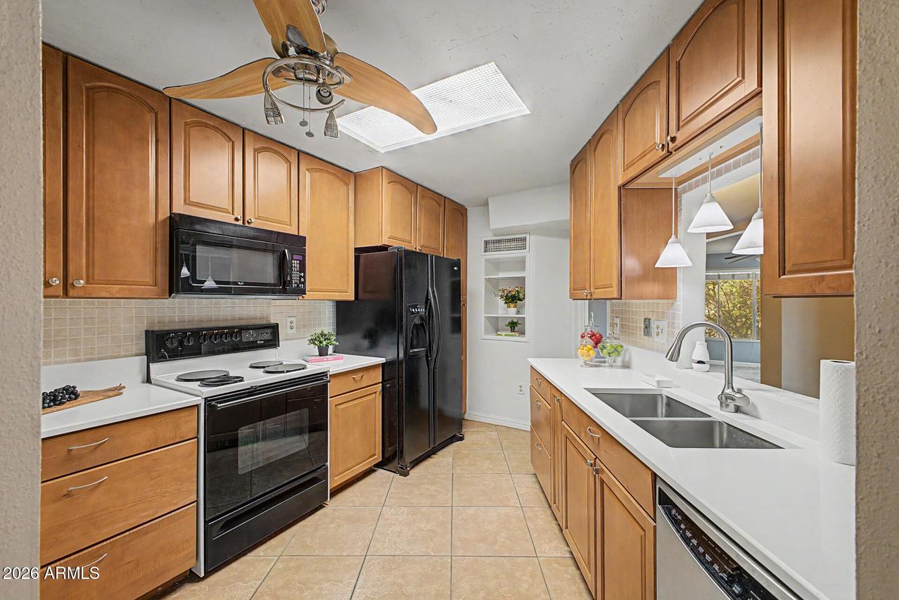 14039 N Palm Ridge Dr., Sun City, AZ 85351
