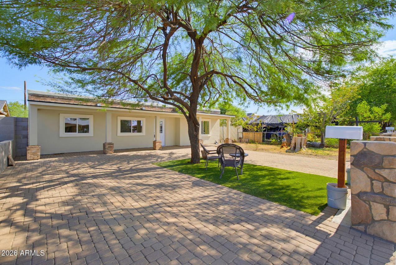 3226 W Taylor St., Phoenix, AZ 85009