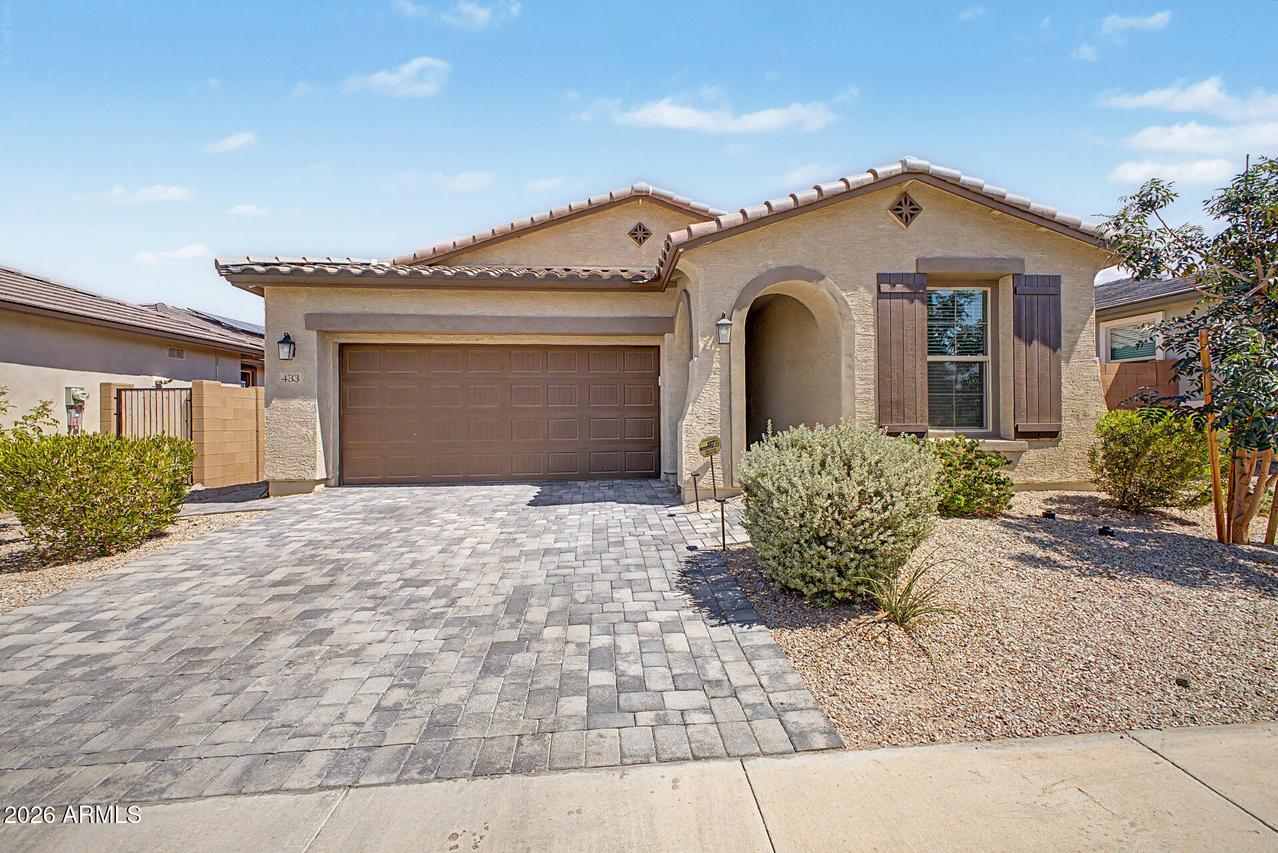 433 E Spirit Tr., Phoenix, AZ 85042