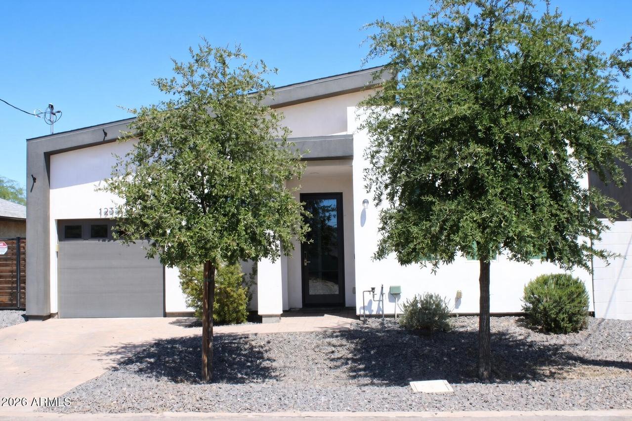1233 S 15th Dr., Phoenix, AZ 85007