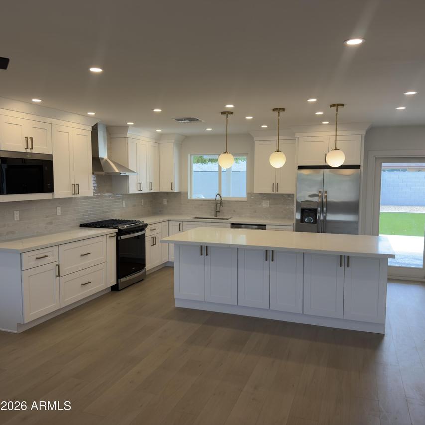 2833 E Sierra St., Phoenix, AZ 85028