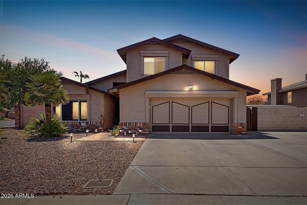 3933 W Saguaro Park Ln., Glendale, AZ 85310