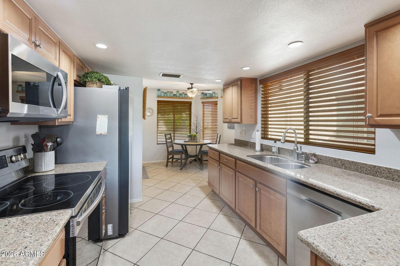 725 S Arrowwood Way, Mesa, AZ 85208