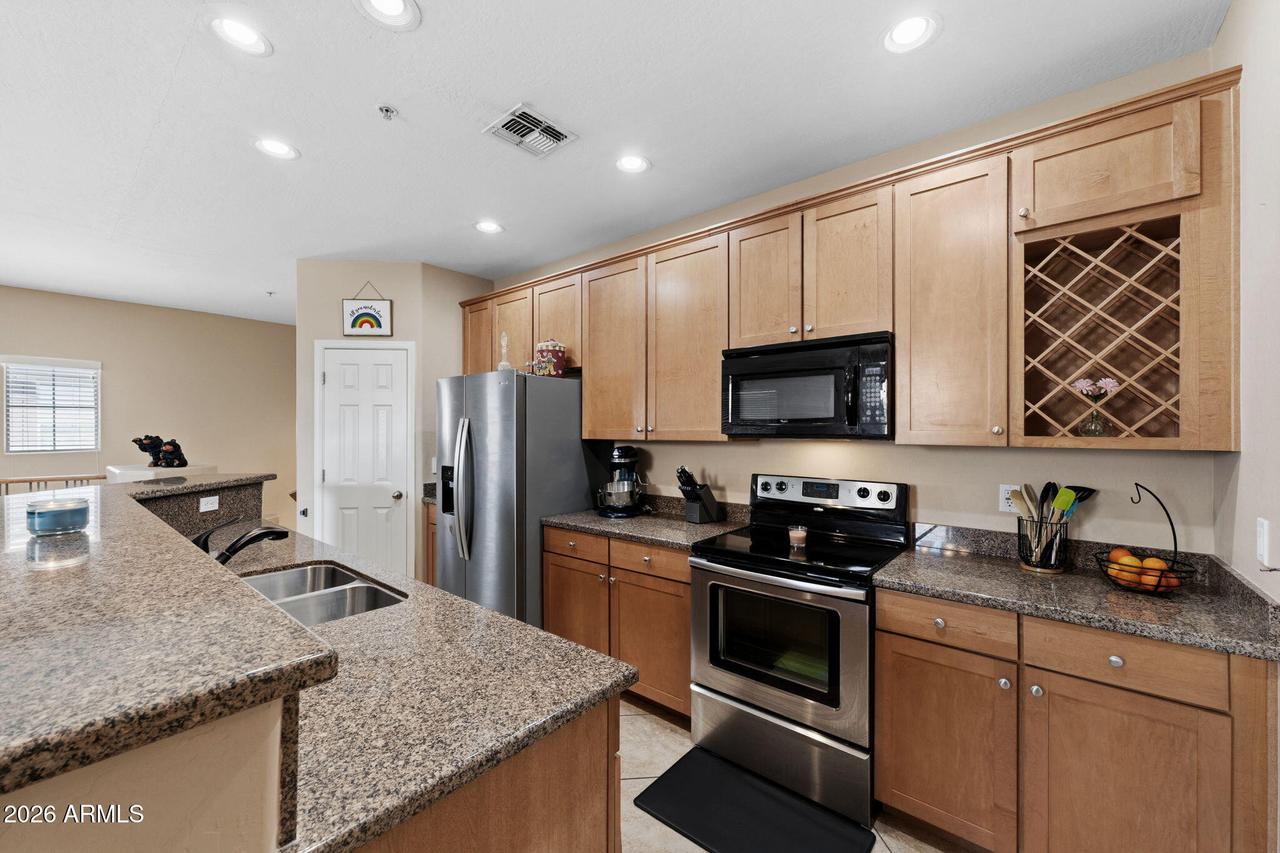 1330 S Aaron Dr. #215, Mesa, AZ 85209