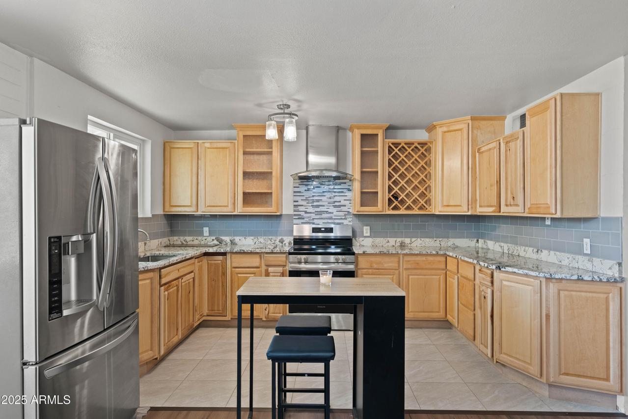 5802 N 61st Dr., Glendale, AZ 85301