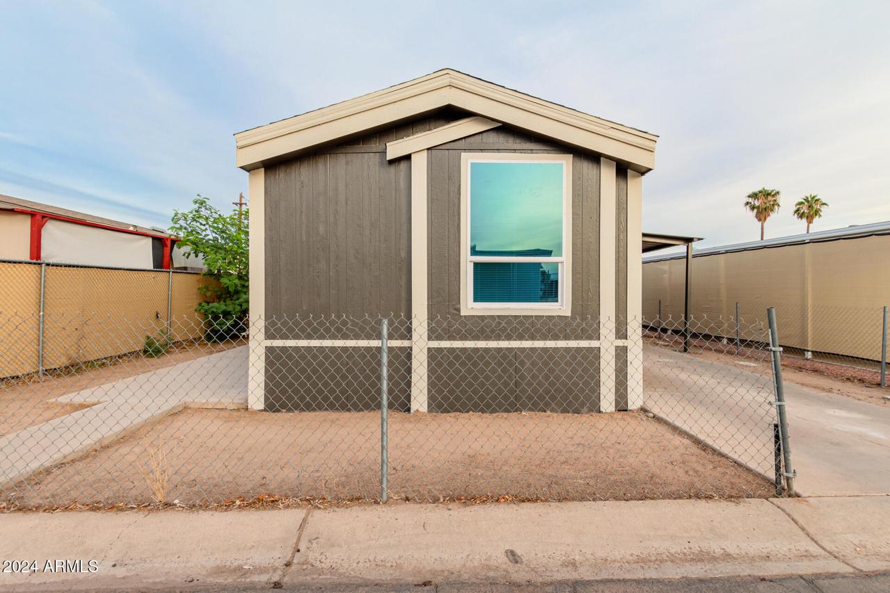 300 W Lower Buckeye Rd. #26, Avondale, AZ 85323