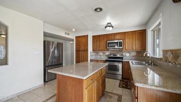 2908 E Cactus Rd., Phoenix, AZ 85032