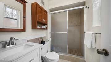 2908 E Cactus Rd., Phoenix, AZ 85032