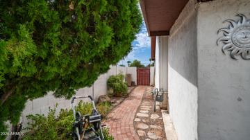 2908 E Cactus Rd., Phoenix, AZ 85032