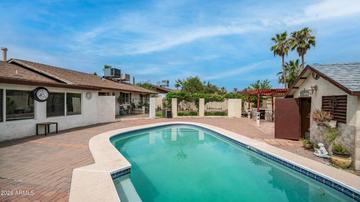 2908 E Cactus Rd., Phoenix, AZ 85032