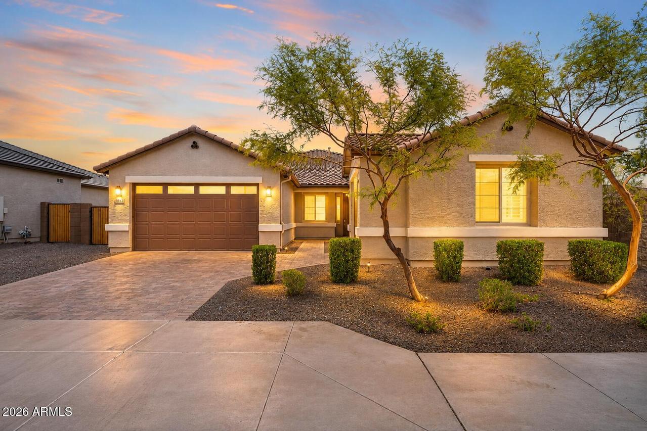 18542 W Seldon Ln., Waddell, AZ 85355