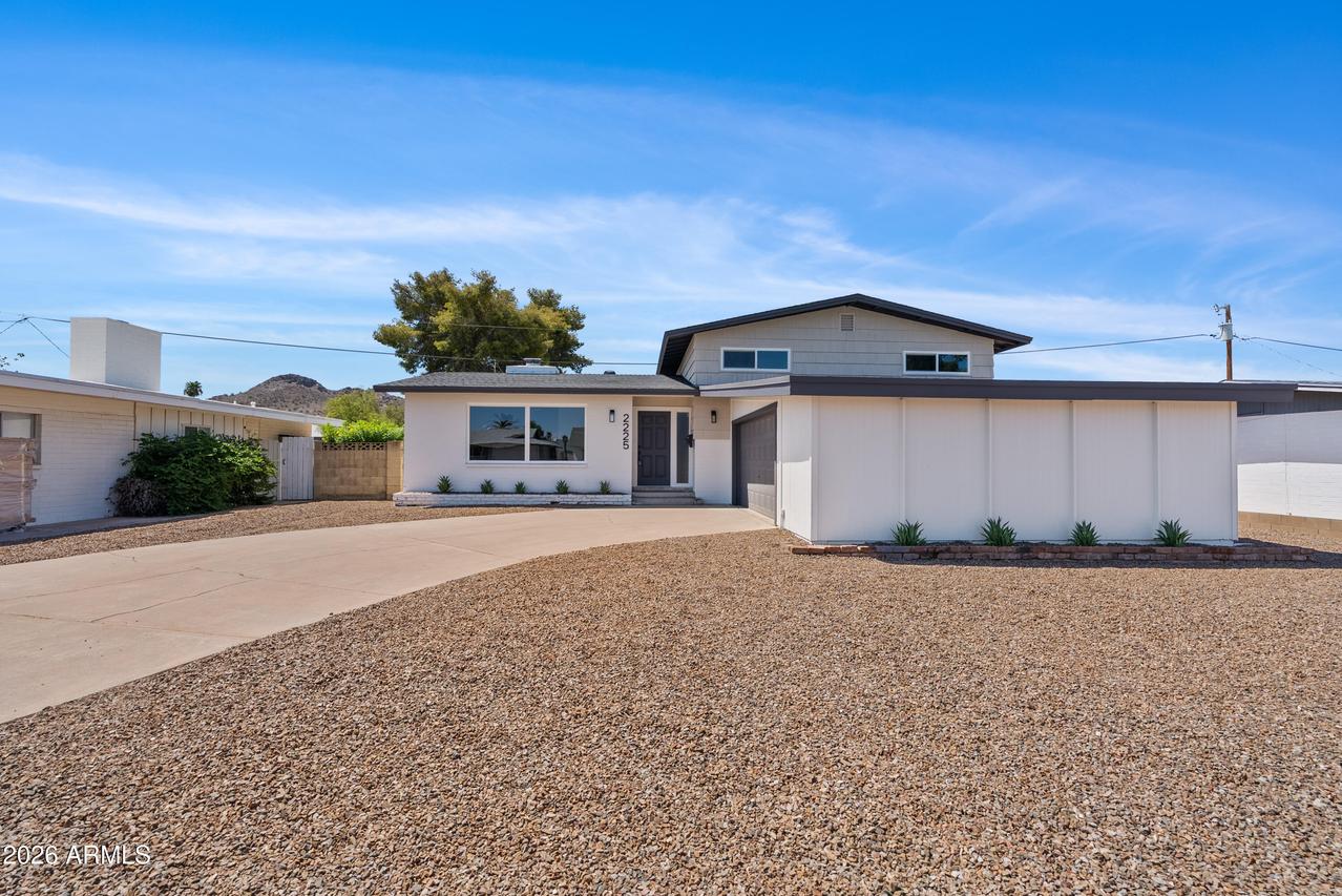 2225 E Nisbet Rd., Phoenix, AZ 85022