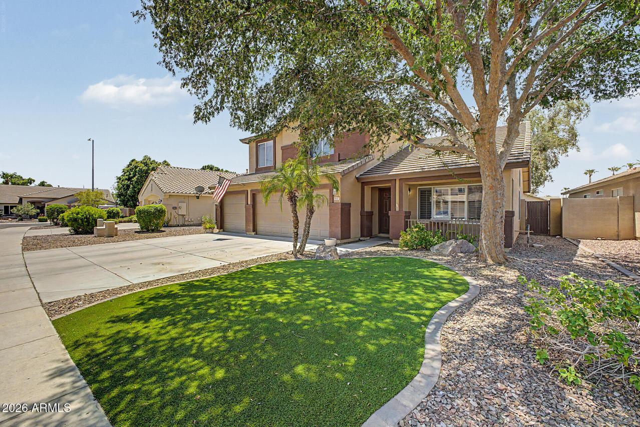 8227 W Harmony Ln., Peoria, AZ 85382