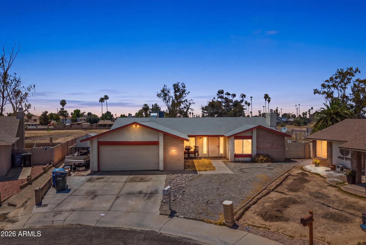 10122 W Turney Ave., Phoenix, AZ 85037