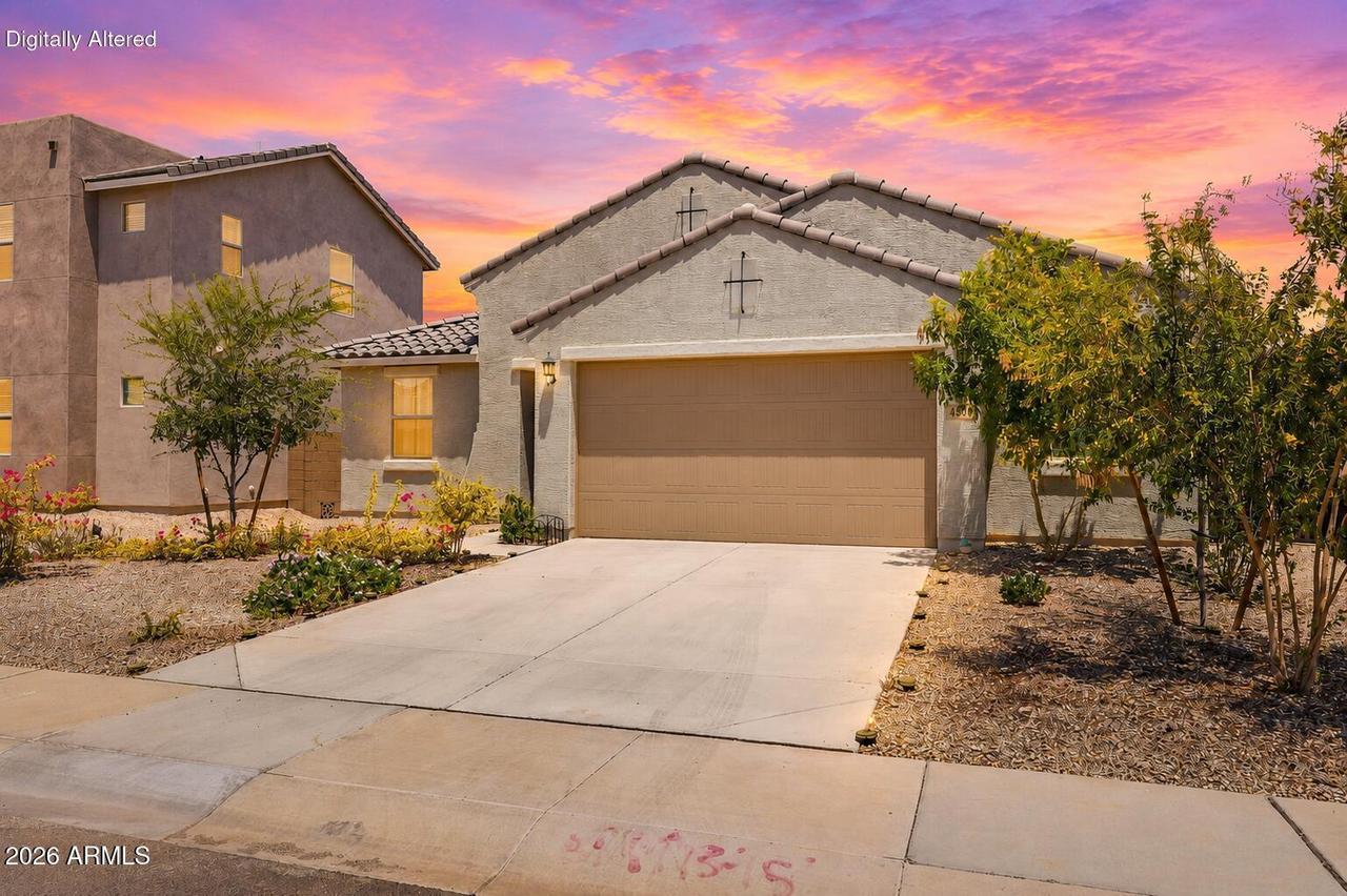 4564 W Gilbert Ln., San Tan Valley, AZ 85144