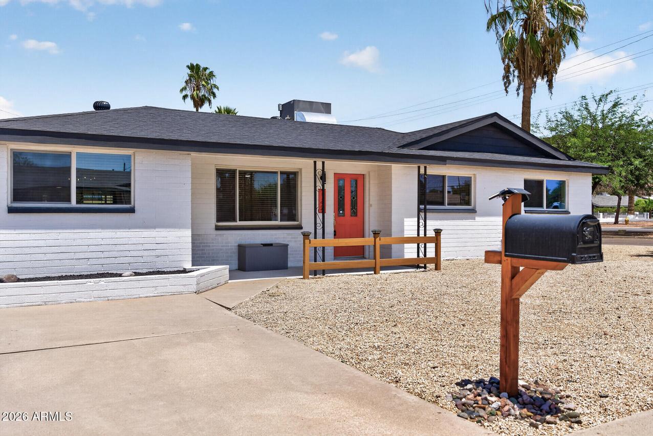 1142 E El Camino Dr., Phoenix, AZ 85020