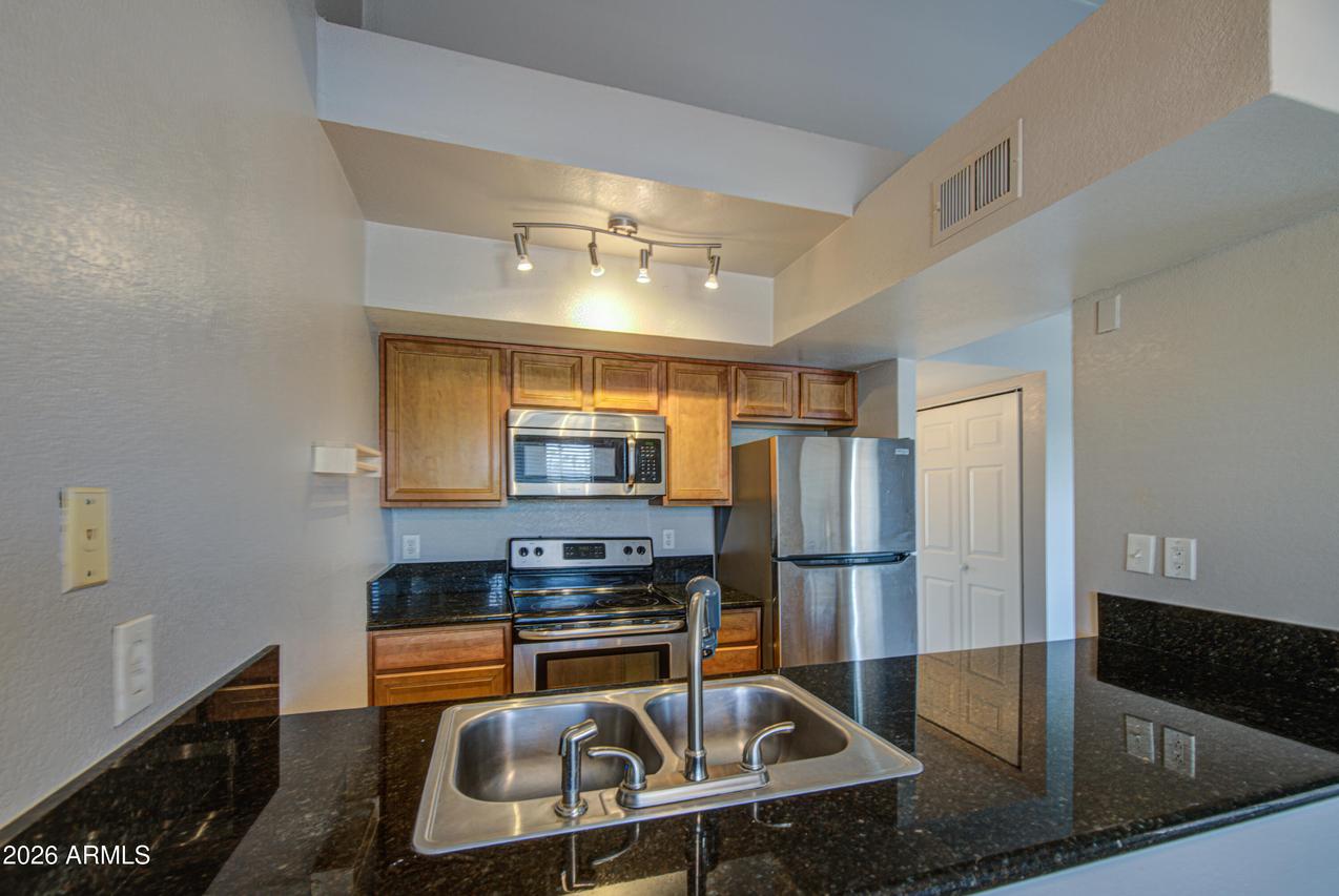 1241 N 48th St. #211, Phoenix, AZ 85008