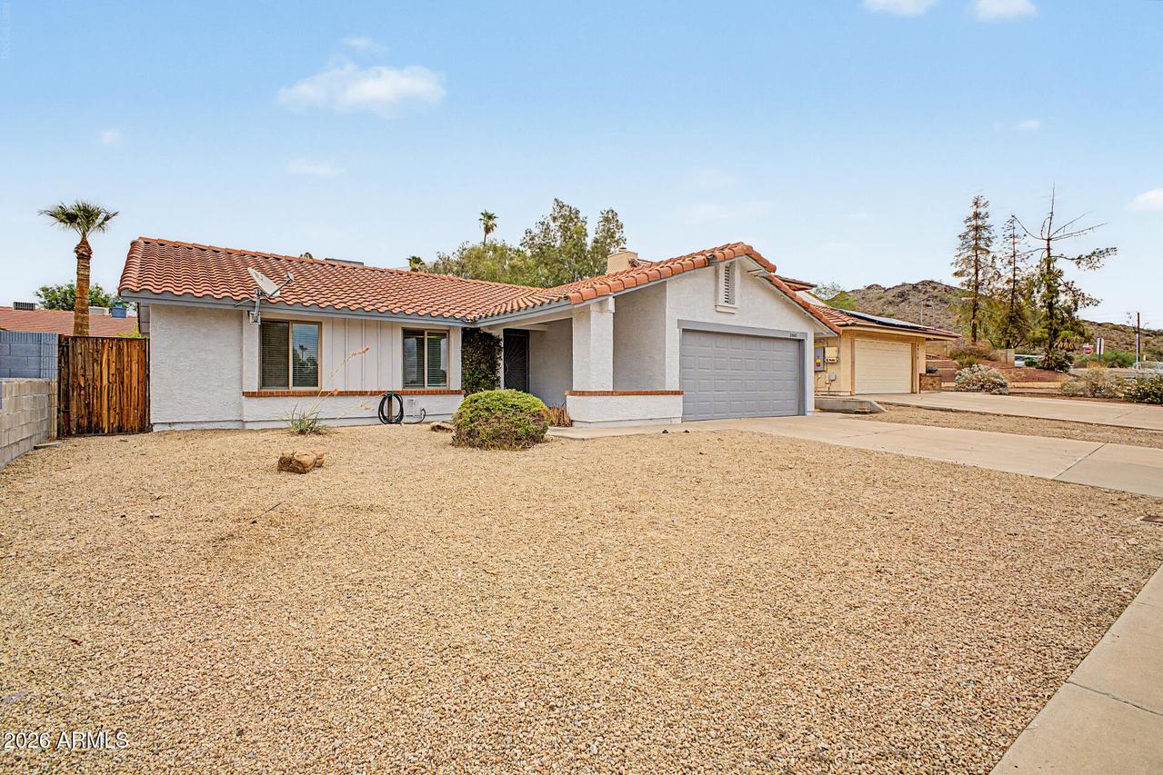 2208 E Hearn Rd., Phoenix, AZ 85022