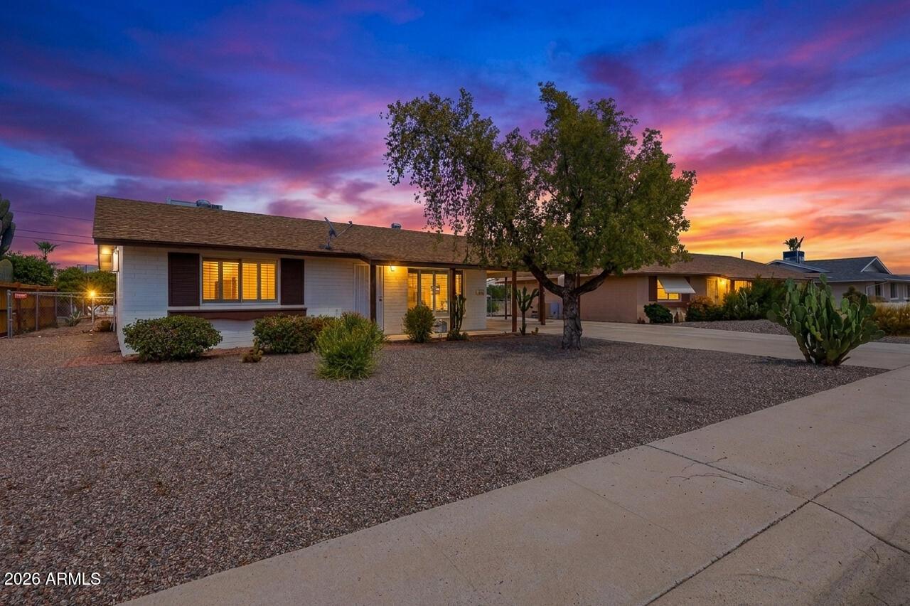 11042 W Canterbury Dr., Sun City, AZ 85351