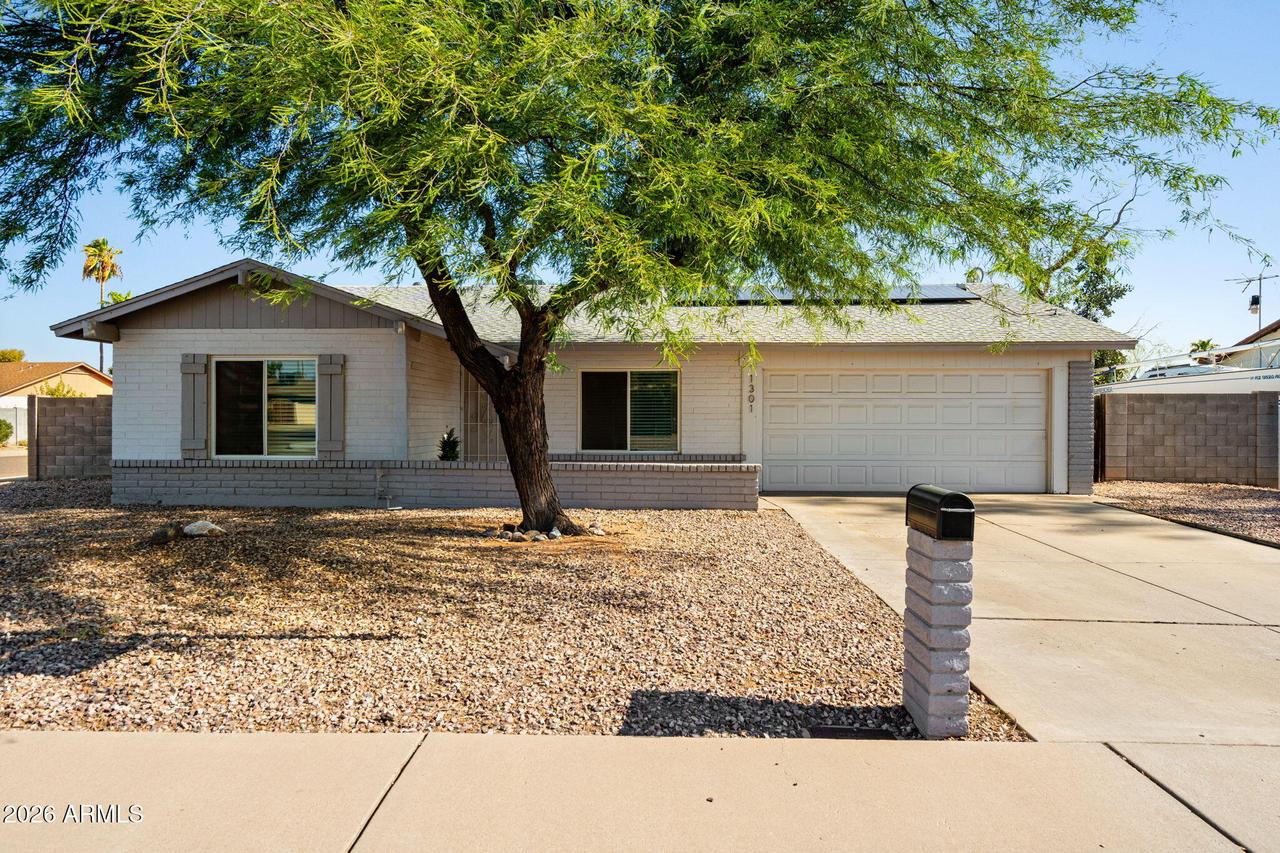 1301 W Kerry Ln., Phoenix, AZ 85027
