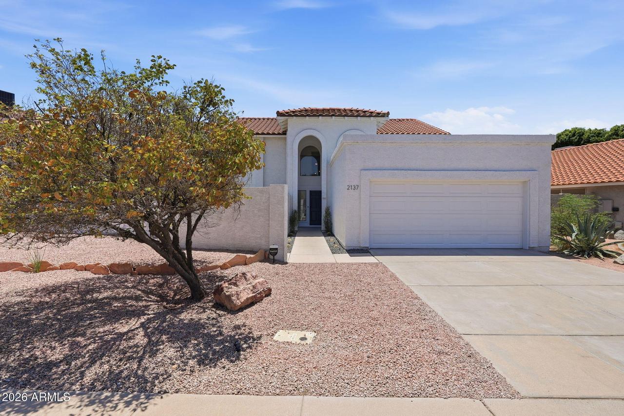 2137 S Catarina Cir., Mesa, AZ 85202