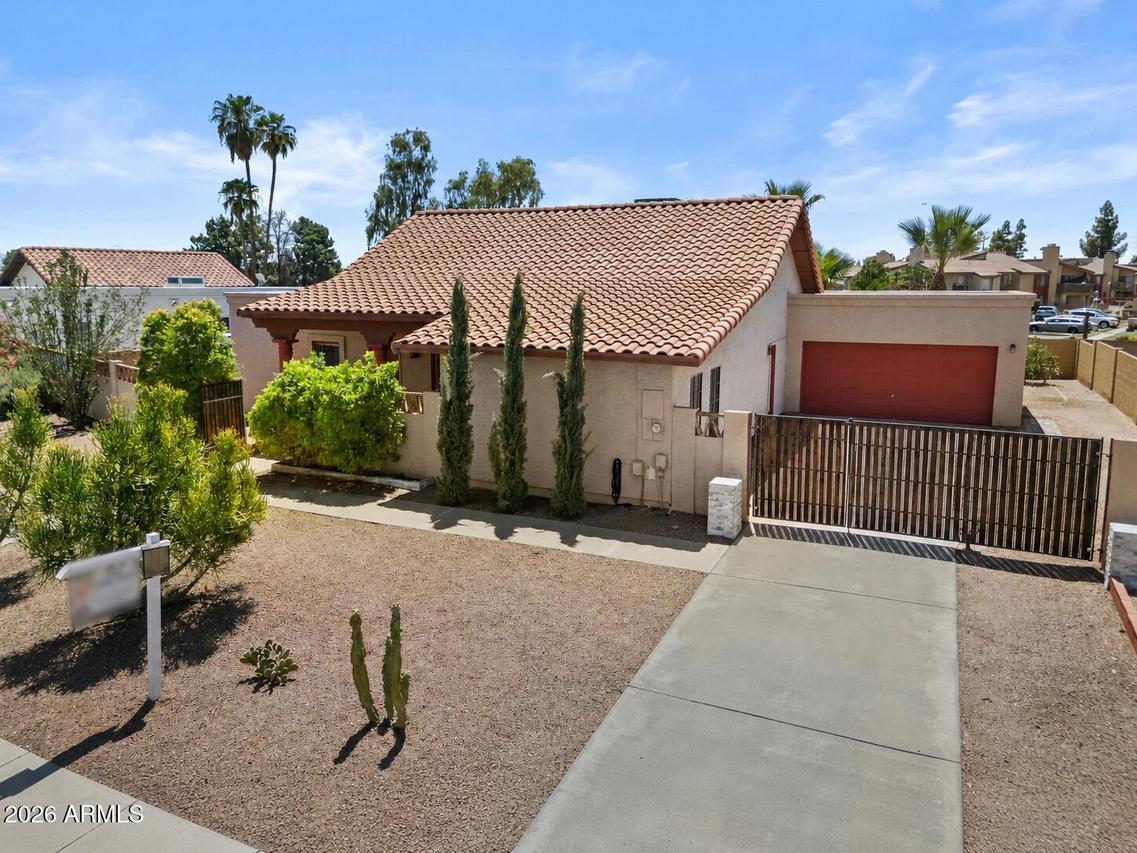 549 E Glencove St., Mesa, AZ 85203