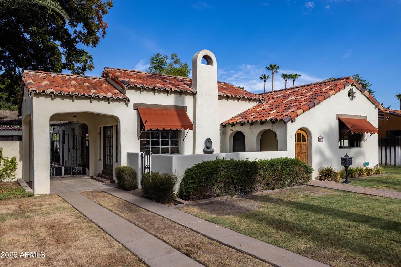 2207 N 11th Ave., Phoenix, AZ 85007