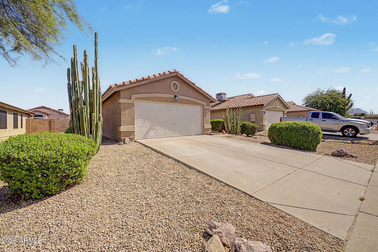1078 E Pima Ave., Apache Junction, AZ 85119