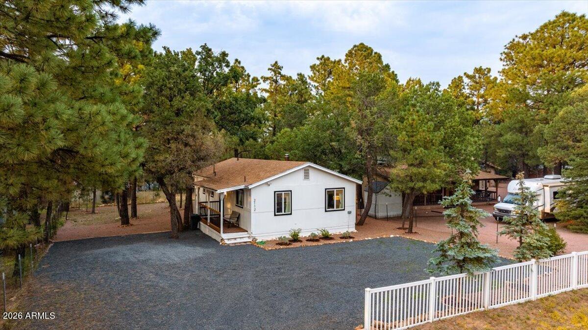 2112 Bluejay Rd., Overgaard, AZ 85933
