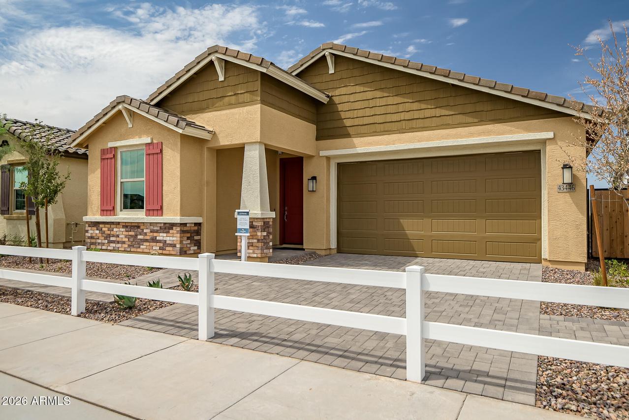 43446 N Hinoki St., San Tan Valley, AZ 85140