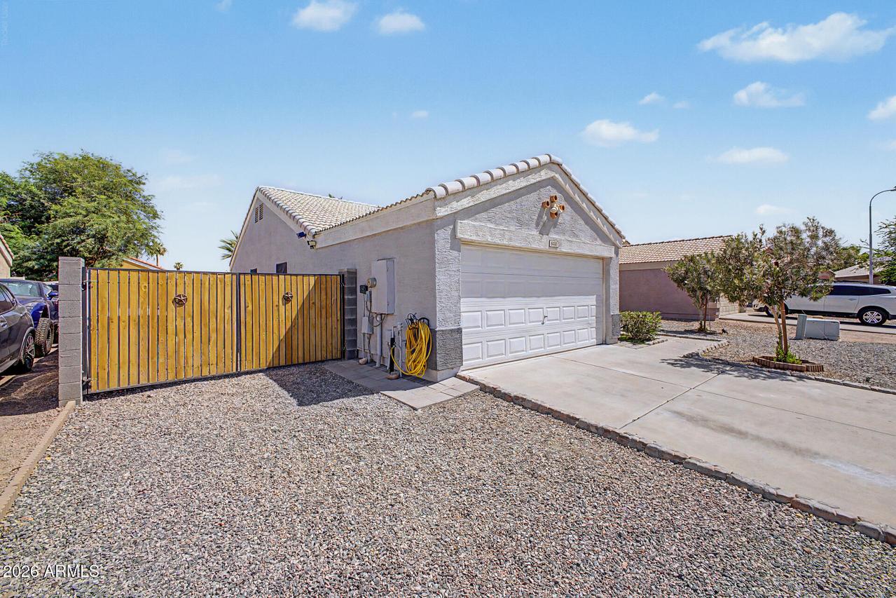 8430 W Cora Ln., Phoenix, AZ 85037