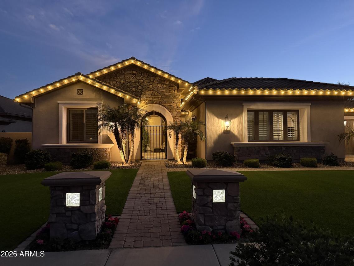 305 W Grand Canyon Dr., Chandler, AZ 85248