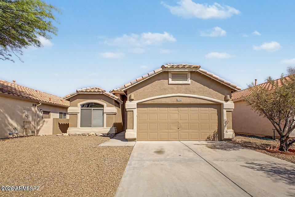 7932 N Panamint Dr., Tucson, AZ 85743