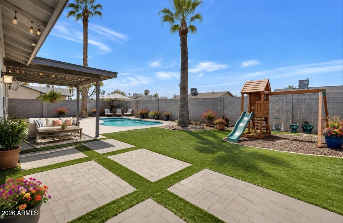 911 W Loughlin Dr., Chandler, AZ 85225