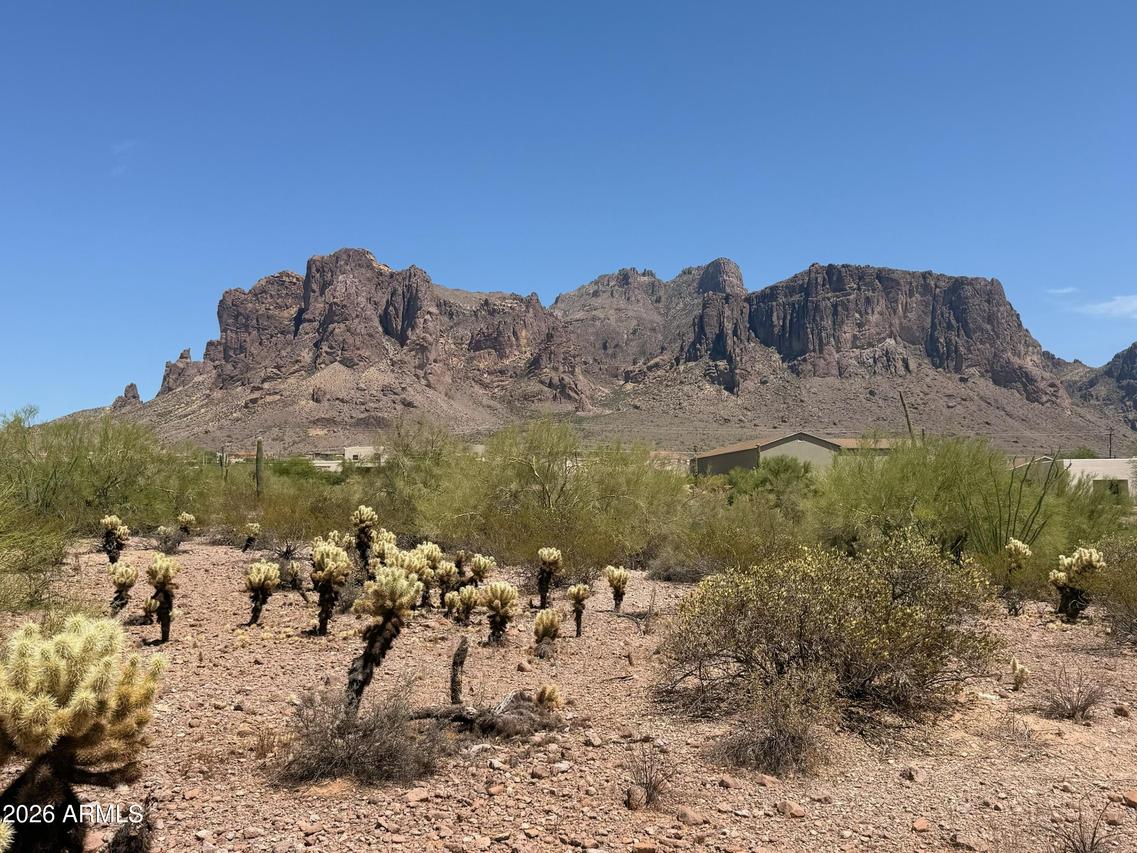 N Sixshooter Rd. #1, Apache Junction, AZ 85119
