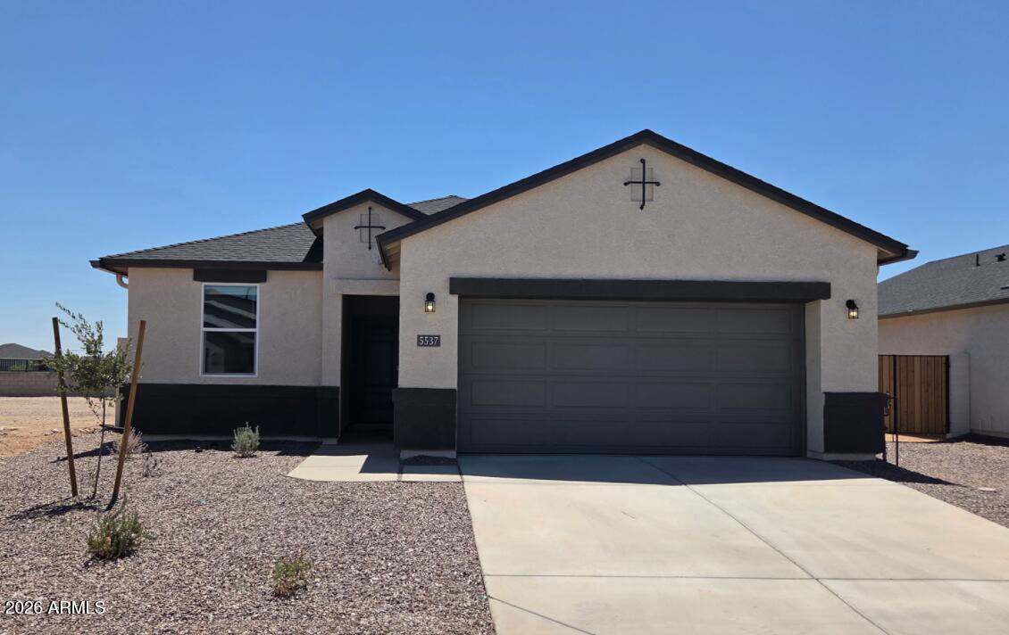 5537 E Darwin Dr., San Tan Valley, AZ 85140