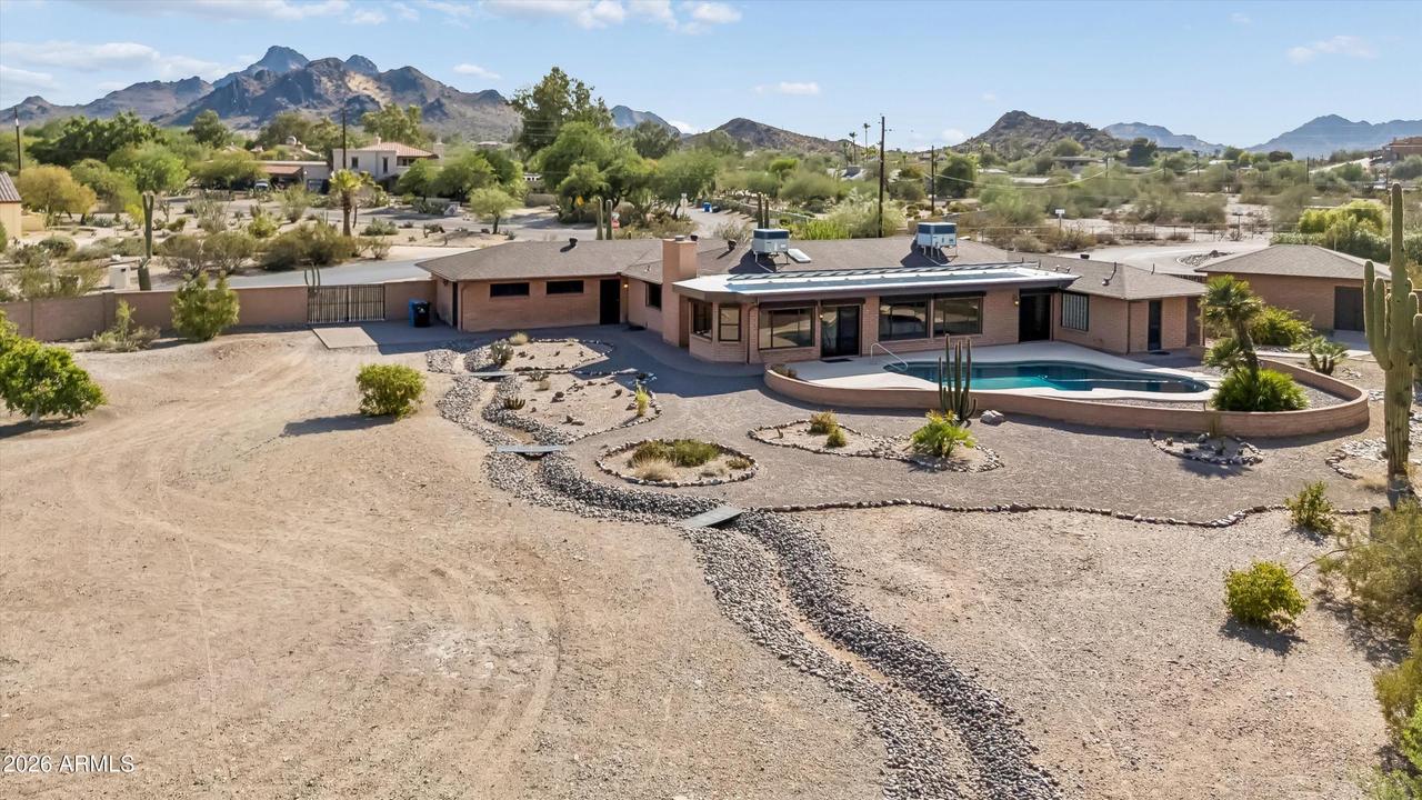 9607 N 40th St., Phoenix, AZ 85028