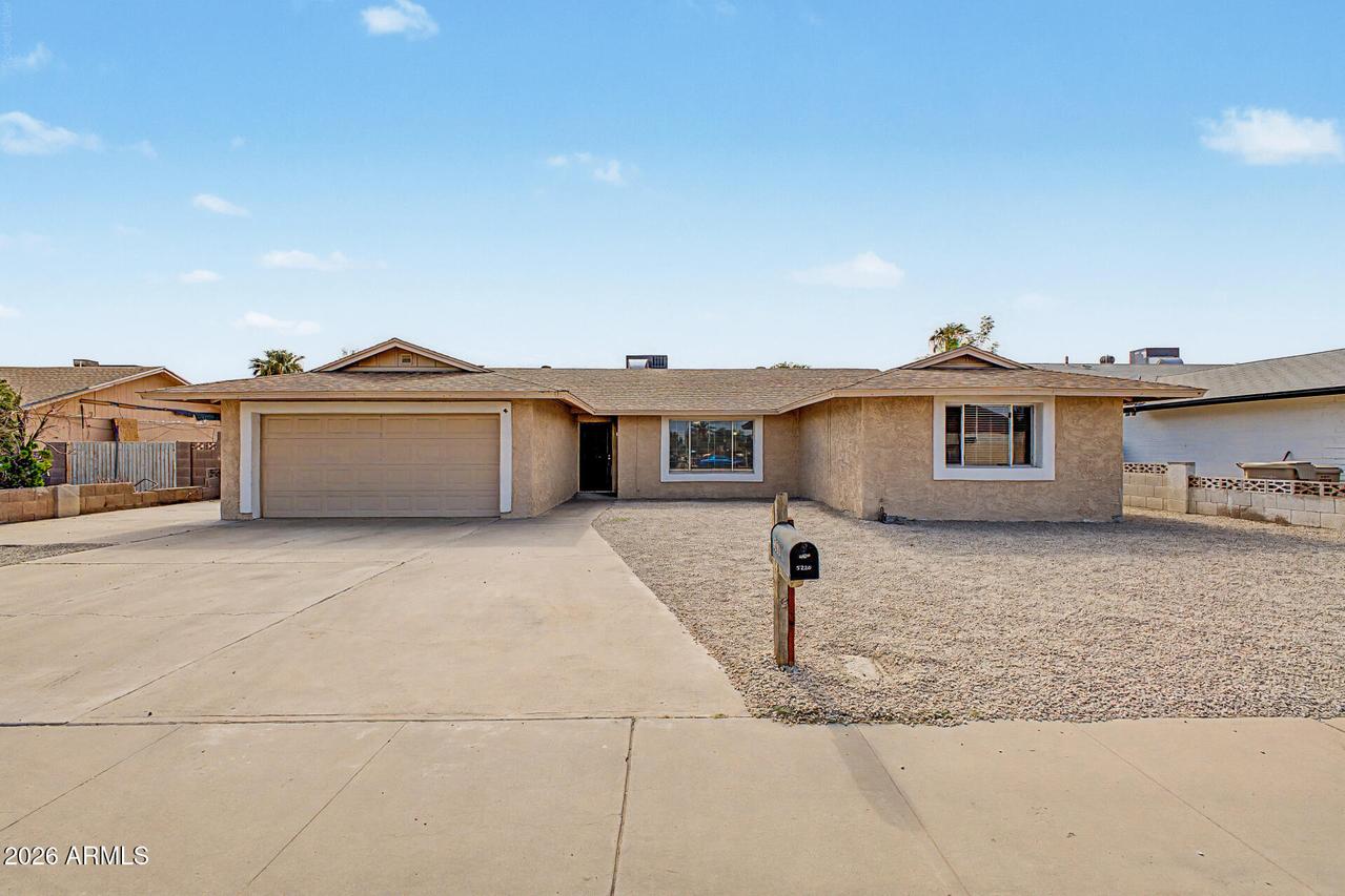 5220 N 68th Ave., Glendale, AZ 85303