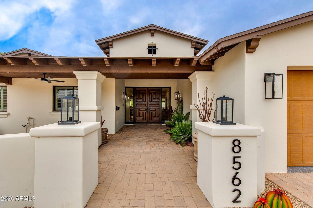 8562 E Turney Ave., Scottsdale, AZ 85251
