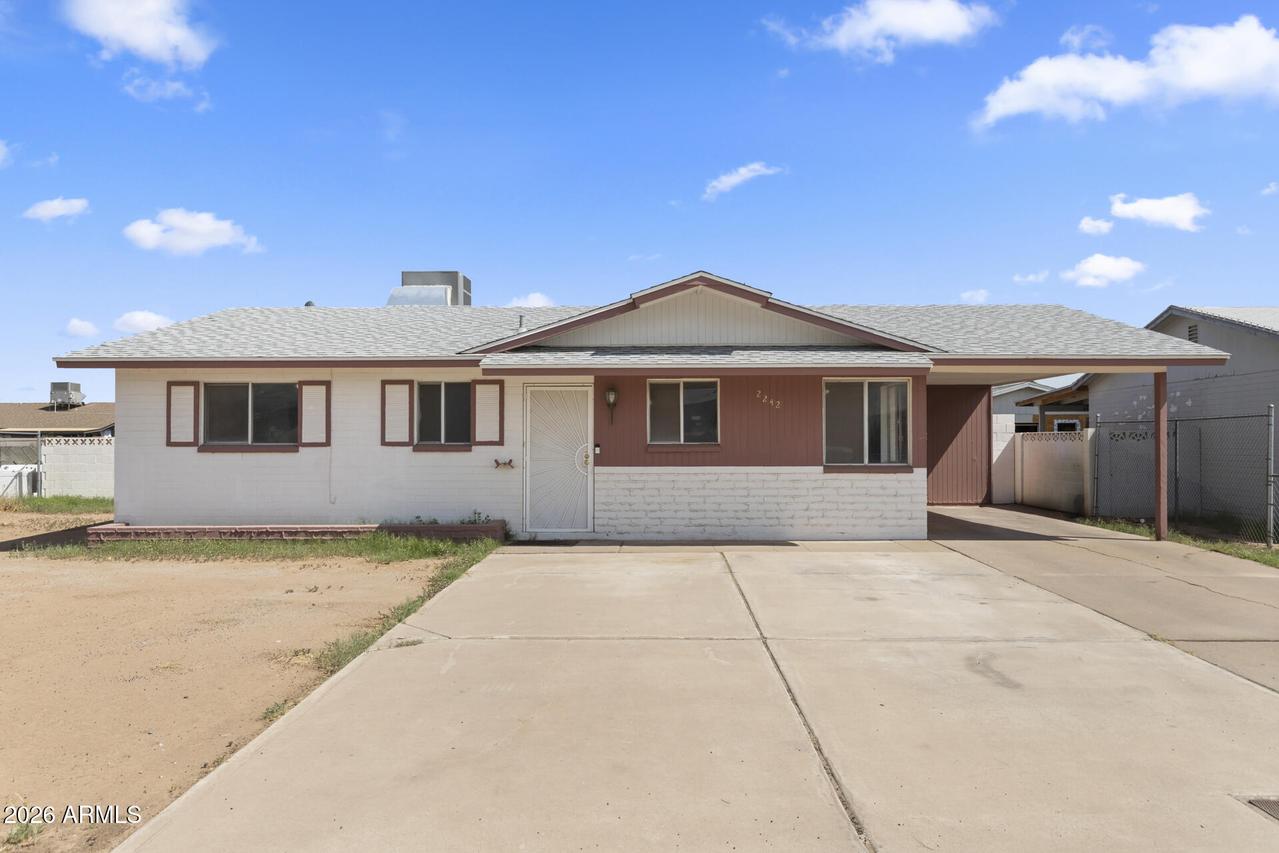 2242 E Chipman Rd., Phoenix, AZ 85040
