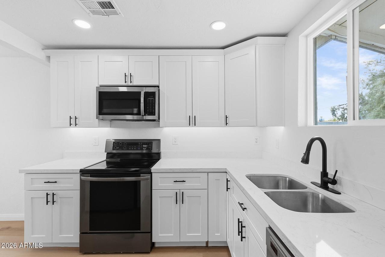 2750 E Wier Ave., Phoenix, AZ 85040