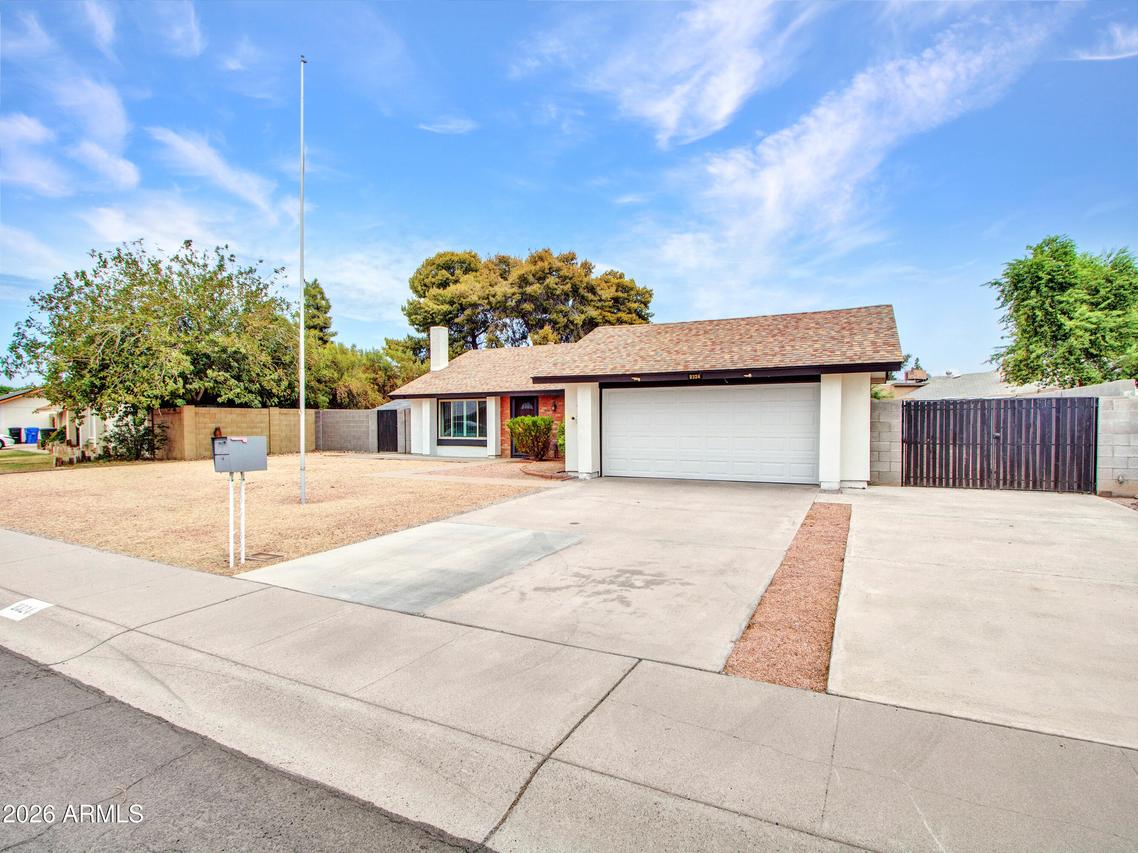 2324 W Port Au Prince Ln., Phoenix, AZ 85023