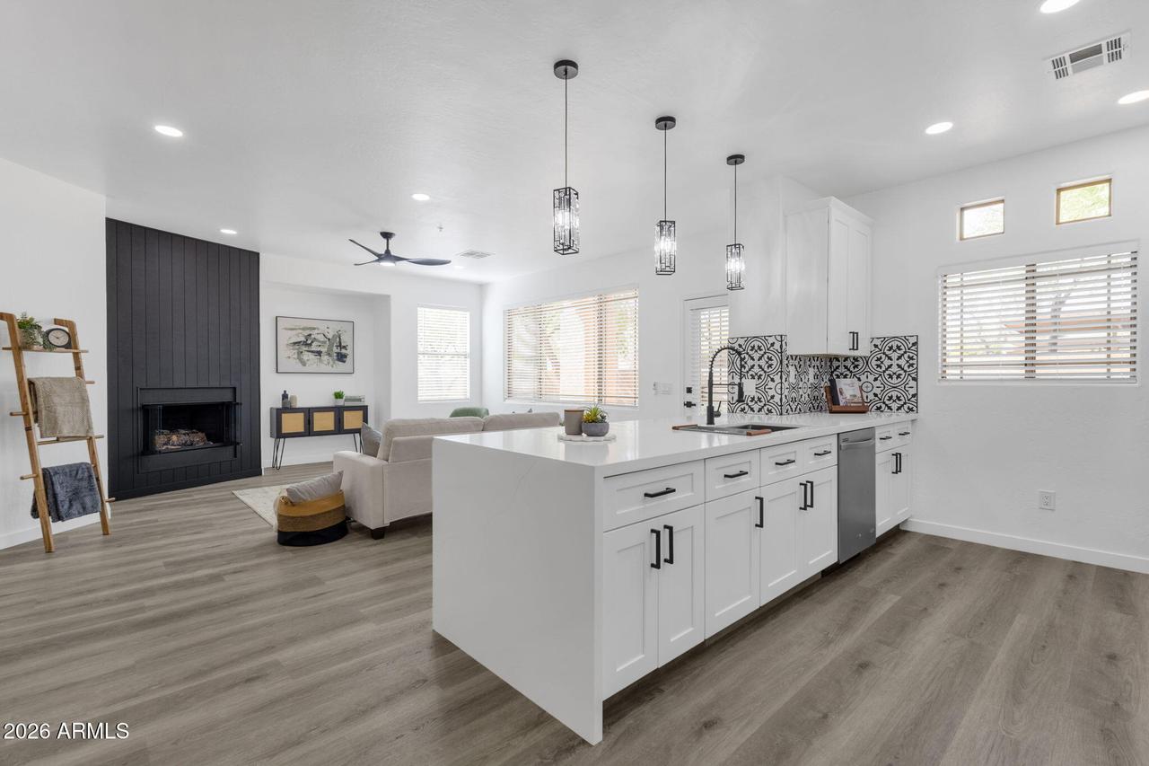 11500 E Cochise Dr. #1047, Scottsdale, AZ 85259