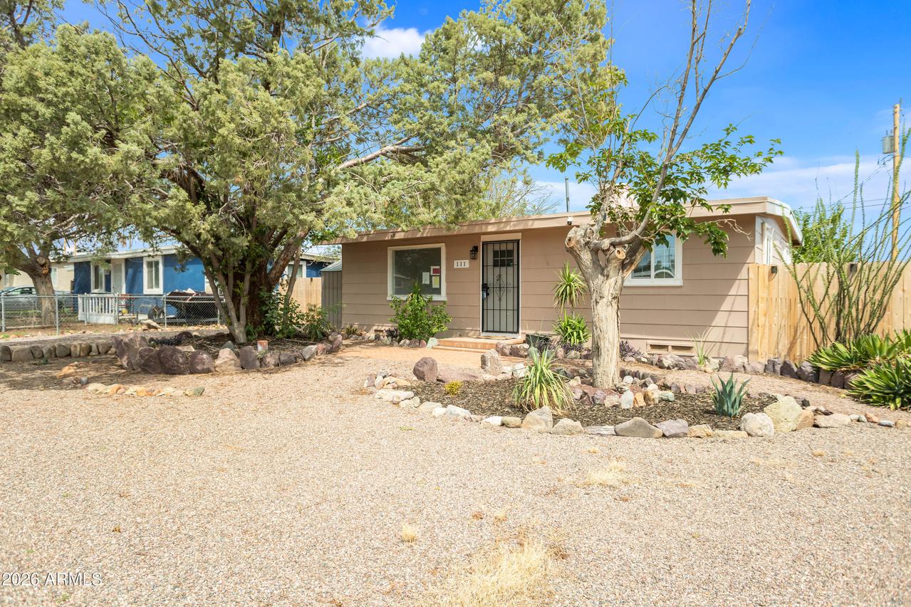 111 E Apache St., Huachuca City, AZ 85616