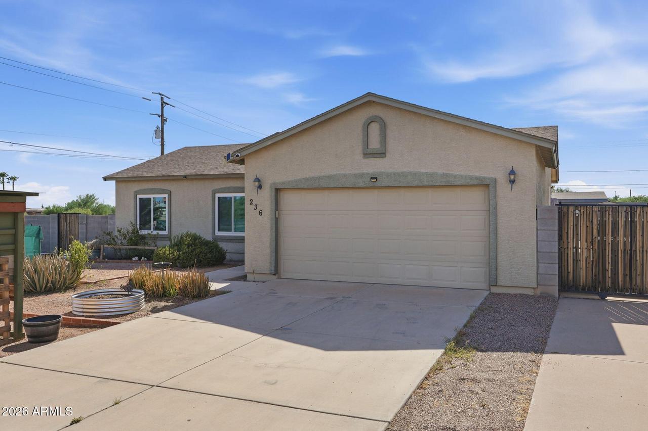 236 N Thunderbird Dr., Apache Junction, AZ 85120