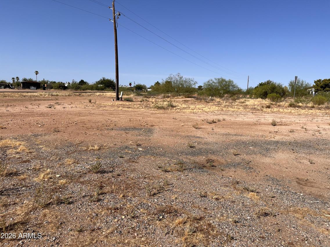 26725 S Grandview Dr. #B, Congress, AZ 85332
