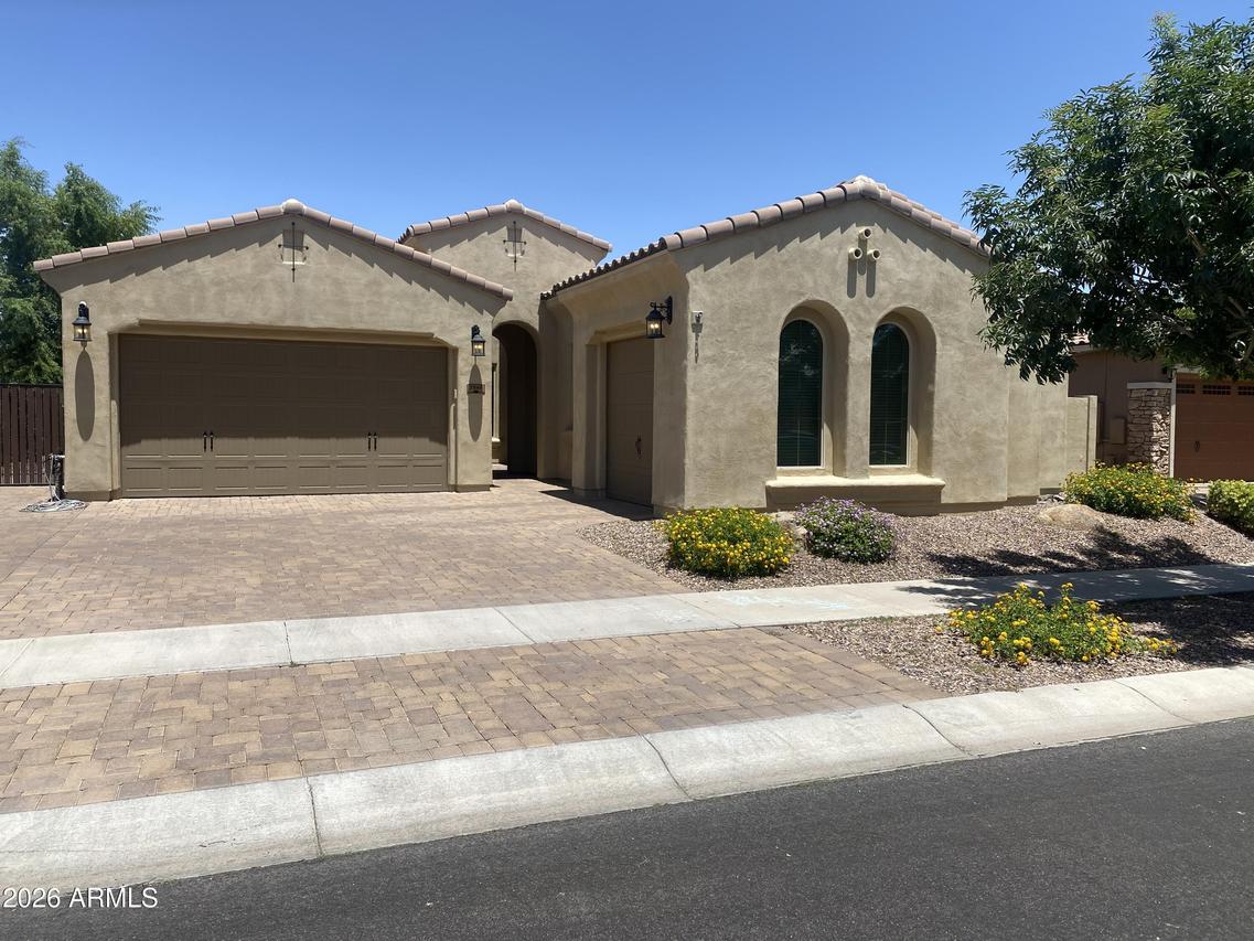 2948 E Maplewood St., Gilbert, AZ 85297