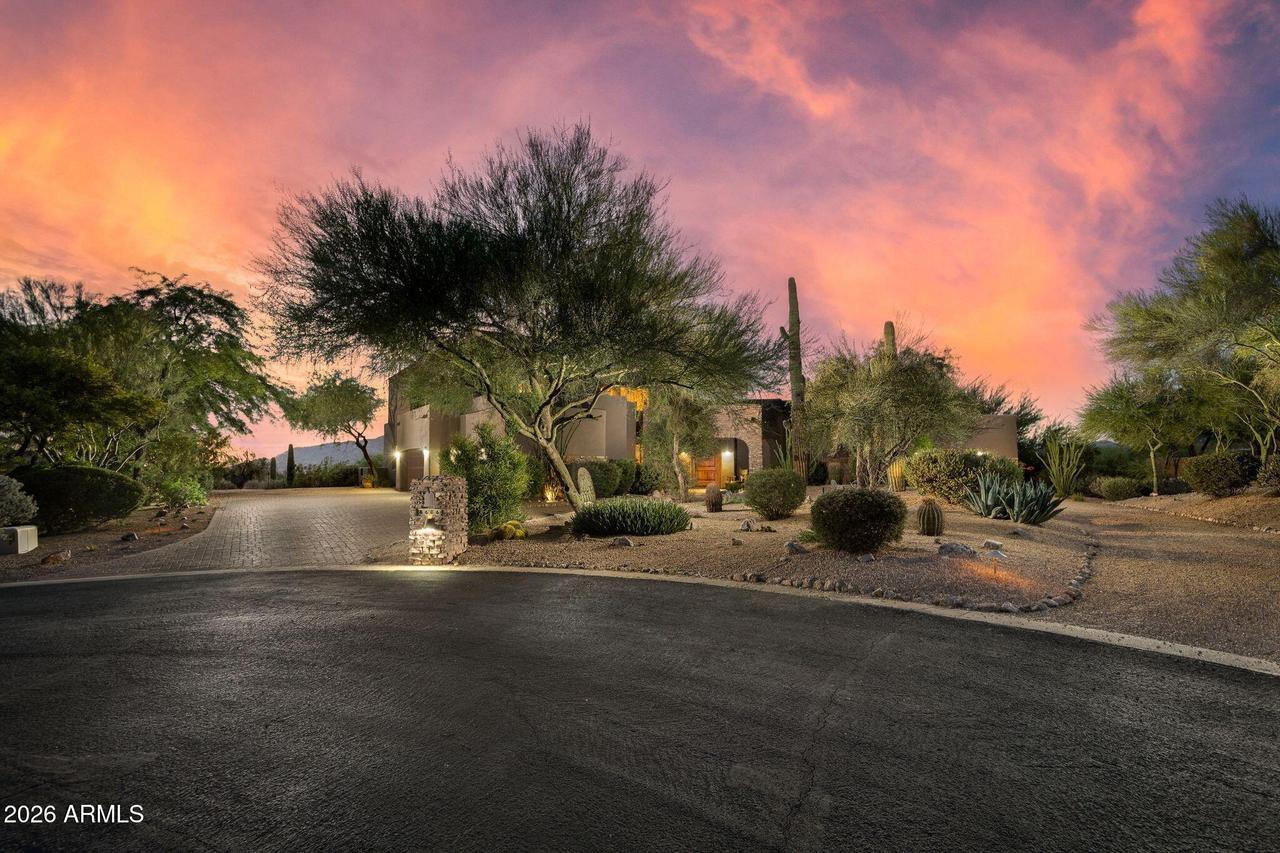 8606 E Arroyo Seco Rd., Scottsdale, AZ 85266
